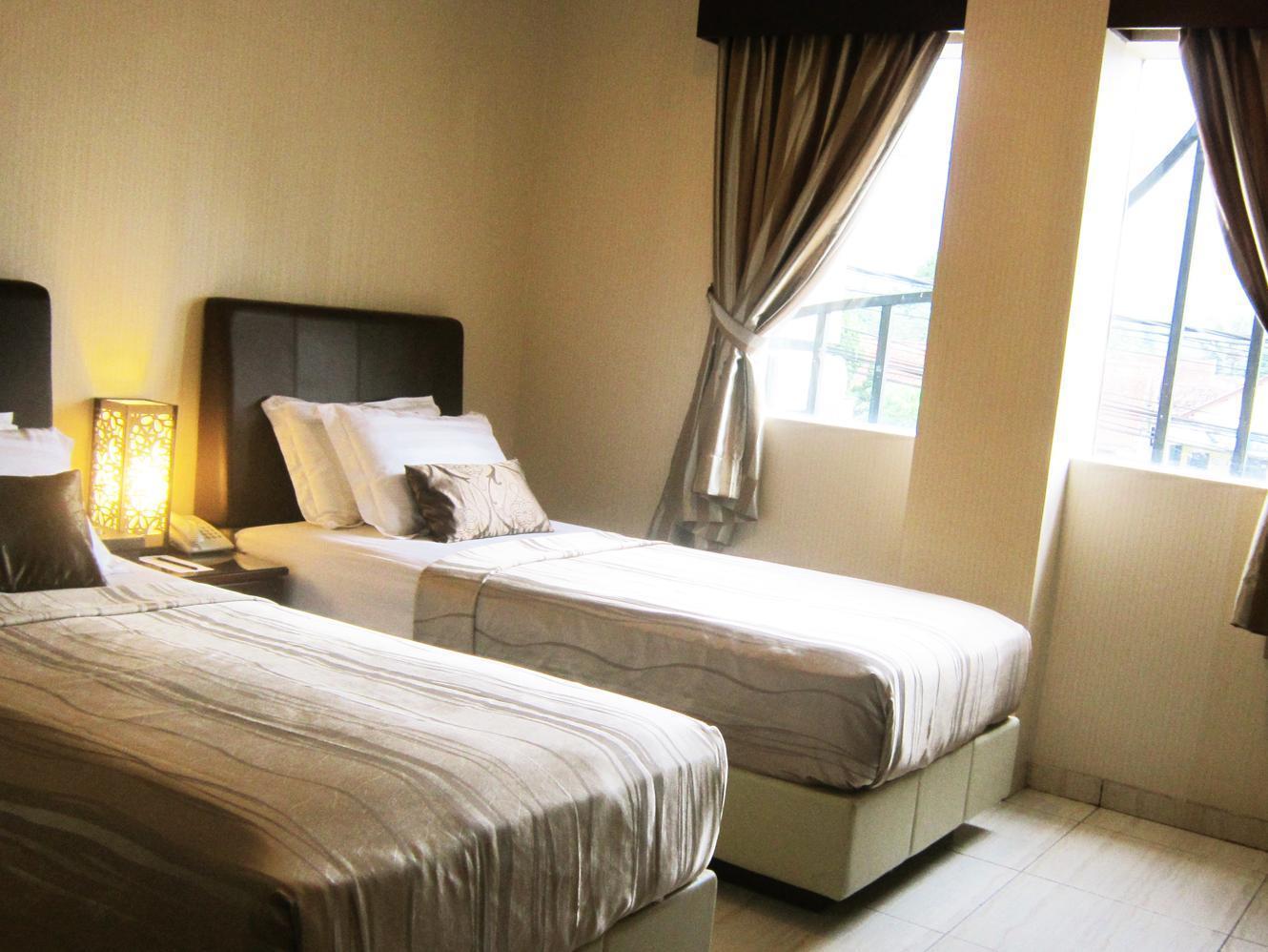Hotel C3 Semarang Exterior foto