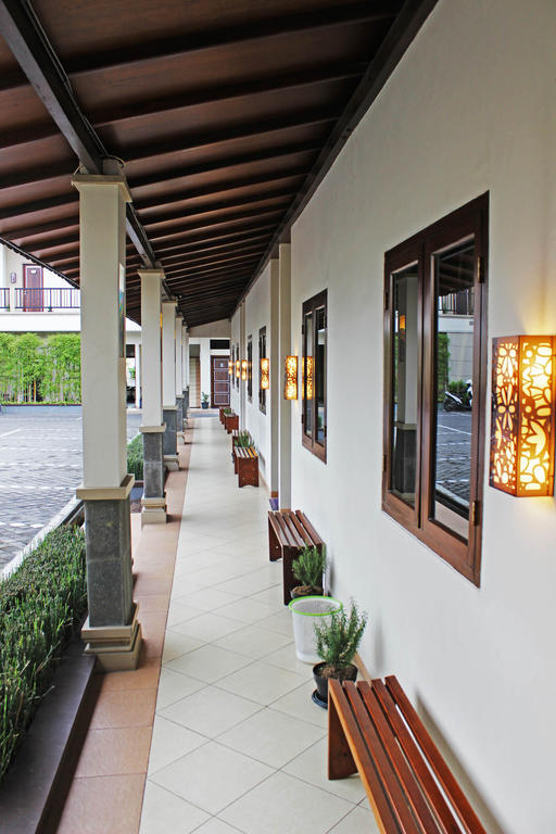 Hotel C3 Semarang Exterior foto